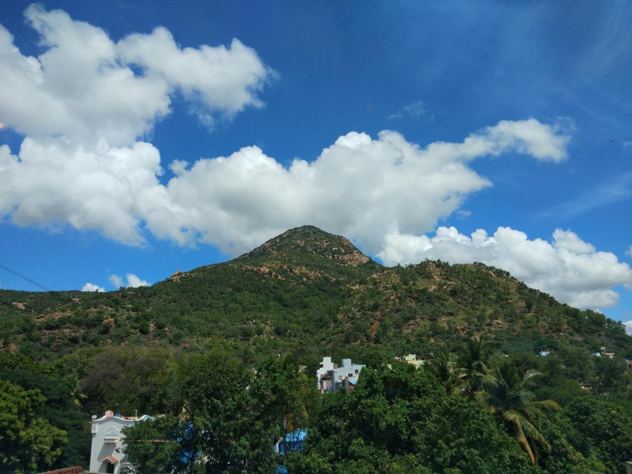 Apartmán Aishwarya Residency Tiruvannāmalai Exteriér fotografie